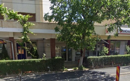 Spatiu comercial central, Resita