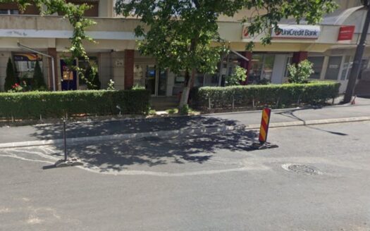 Spatiu comercial central, Resita